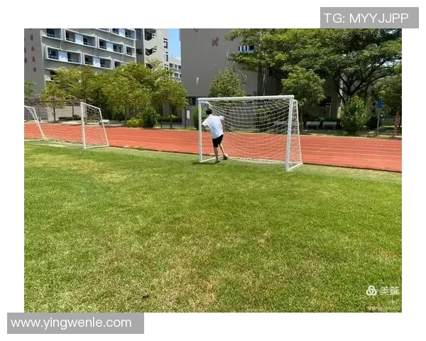 踢足球时为何会出现罗圈腿现象及其影响分析